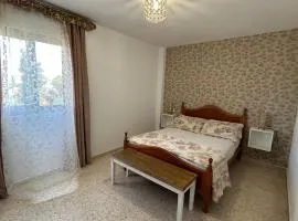Mar y Gibraltar: ¡Tu Refugio!