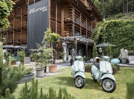 Alpstay - Smart Hotel Saslong, hotel v destinaci Santa Cristina in Val Gardena