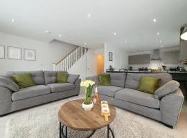 Luxury Duplex 2-Bed Apartment Fruit Market Marina