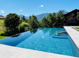 place2be - with infinity pool, Hotel in Faistenau