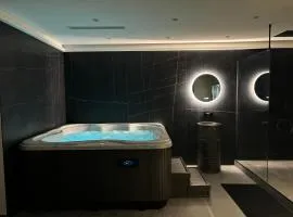 SUITE Esbly, Jacuzzi, Terrasse, Disneyland