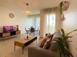 Welcome to Paris ! T3 super cosy, parking, terrasses, idéal 1-6 personnes, 8 min to Paris