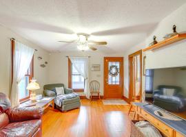 Charming Long Lake Home w/ Dock on 2 Acres!, khách sạn ở Park Rapids