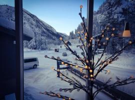 Haukeli Hotel, hotel with parking in Haukeligrend