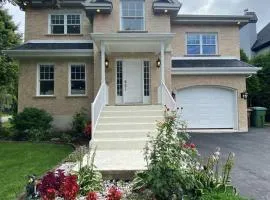 Spacious Luxury House Minutes To DownTown Montreal