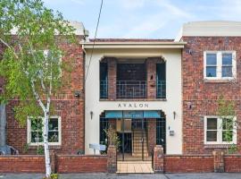 Awesome Albert Park Art Deco Gem 2 Bedroom Bevan 2、メルボルンのホテル