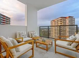 Brand new 2BD Modern Apt near MQ shopping centre