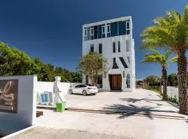L Villa