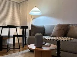 Modern Eclectic 1BR by Downtown, Airport & More