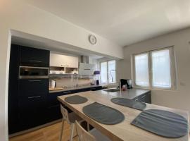 Charme et Confort pour 6 personnes à SOULAC, hotel in Soulac-sur-Mer