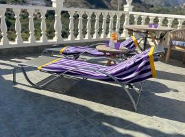 Rambla Retreats Apartment Verde with a shared hot tub & pool in Rambla de Oria, hotel en Oria