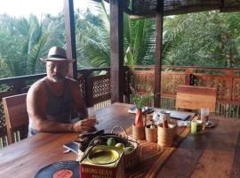 Ecolodge 1BR - JungleHavenBali, hotell sihtkohas Meliling