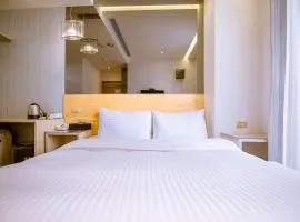 CHECK inn Express Taichung FuXing Hall 2
