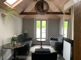 Duplex La Maisonnette 1 chambre - parking gratuit, hotel v destinaci Troyes