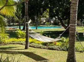 3bedroom house, pool & garden!