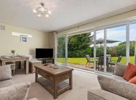 Harbour Reach - Close to Beach Parking