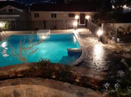 Mondo Piccolino, hotel with pools in Samos