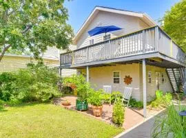 Private Beach Pass Cozy Galveston Apartment!