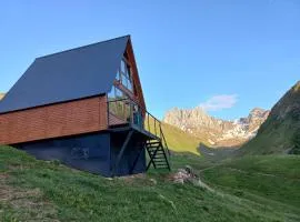 Cottage Hillside in Juta