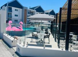 The Paramount, The Supreme and The Superb at Bellamare，位于Summerstrand的酒店