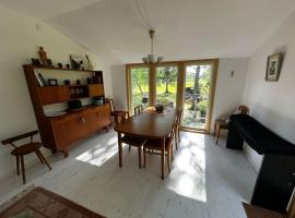 Ferien auf Husarö, Åsas Haus, hotel v destinaci Husarö