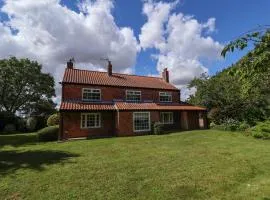 Moon Field Lodge