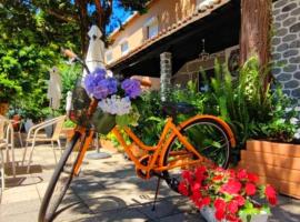 Corredoura Garden, hotel v destinaci Caldelas