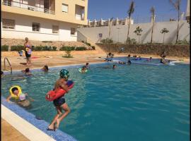 Appartement à Cap de l'eau, vue piscine, hotel v destinaci Ras El Ma