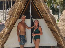 Glamping Asana Bacalar - Yoga & canoa - Free bikes、バカラルのホテル