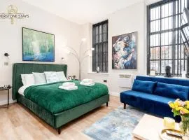 Long Stay Offers, Modern Amenities, Fully Equipped, All Bills Included, Perfect Location, King Size Bed, Fast Wifi