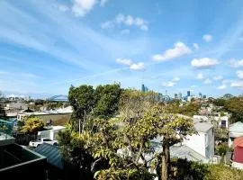 Stylish home - Harbour Bridge views