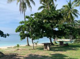 palanas white sand beach resort, hotel v destinaci Himensulan