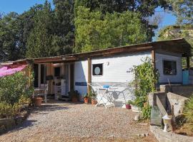 Mobil home hors camping 7km de la mer – hotel w mieście Roquebrune-sur Argens