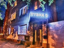 Najtańsze noclegi Rybna 9, hotel in Łódź
