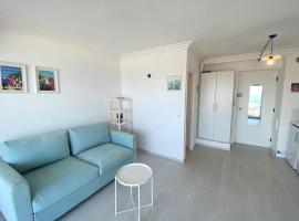 06AT1 - Cosy seaside studio in an ideal location, hotel in Antibes