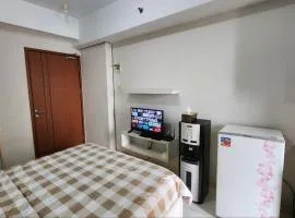 Homy Studio Apartment at Depok by Miapato