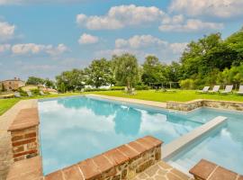 Luxury Resort with swimming pool in the Tuscan countryside, Villas on the ground floor with private outdoor area with panoramic view, hotel v destinaci Osteria Delle Noci
