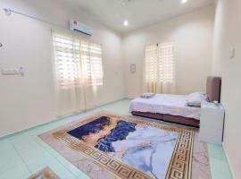 CASA ADELIA GUESTHOUSE 3b, hotel in Cukai