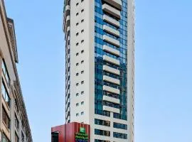 Holiday Inn Express Shanghai Jing'an Temple by IHG