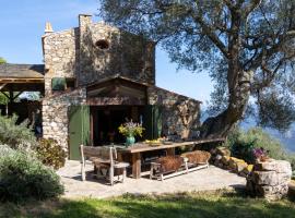 Magnifique Bergerie AMORE vue panoramique mer et montagne，位于卡尔热斯的酒店