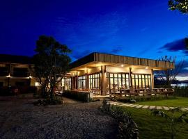 Zenery Lake Resort, hotel con estacionamiento en Ban Don Klang