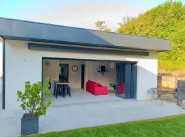 La Dépendance, vila v destinaci Sciez