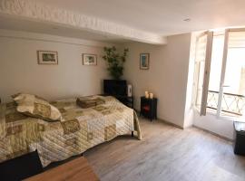 Les Chambres du Clavero, hotel i Claviers