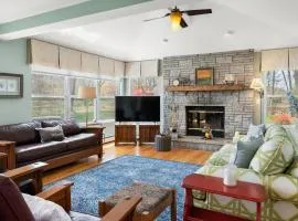 37 Wamphassuc Rd Chteau Stonington