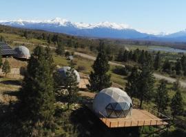 Nawal Glamping - Domos, hotel com banheiras de hidromassagem em Trevelin