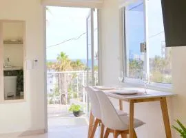 Estudio con vista al mar