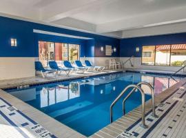REGENCY INN & SUITES NEW LONDON MYSTIc, hotel poblíž Groton-New London Airport - GON, New London