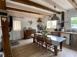 Gîte yourte Bulle Der au Lac du Der jusque 8 personnes, hotel de playa en Giffaumont-Champaubert