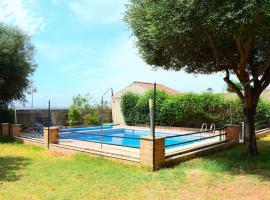 Sevilla Pool & Metro – hotel w mieście Montequinto