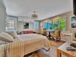 Luxury Waterside Suite 2mins 2 beach & heated pool